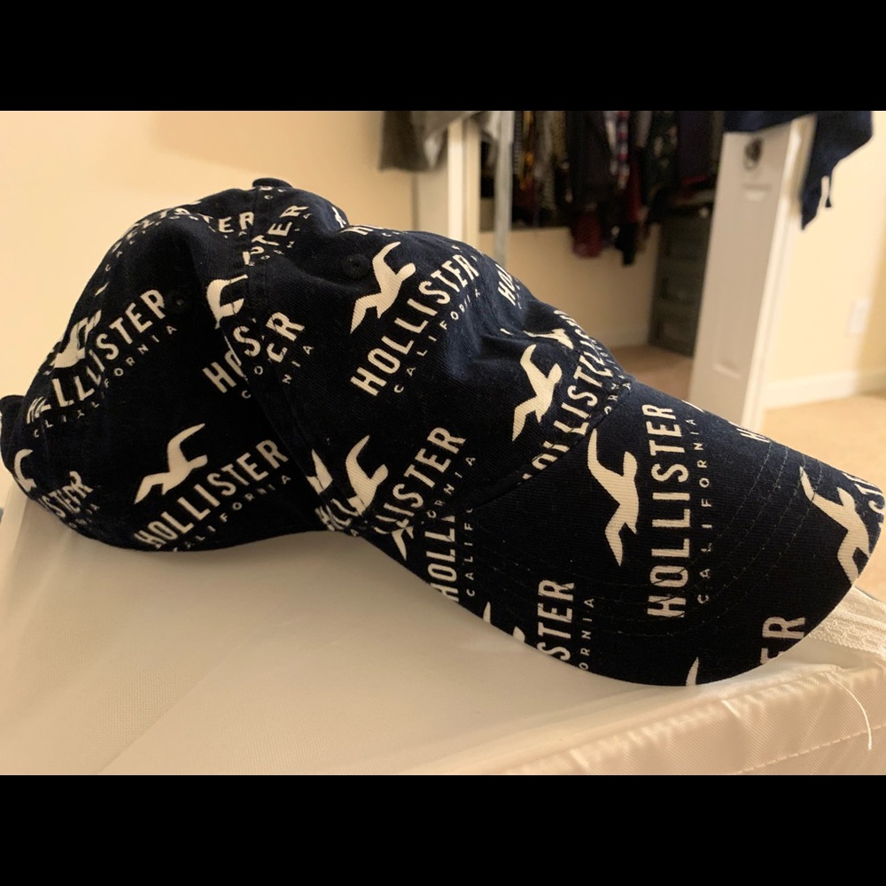 Hollister buckle cap